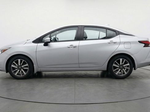 Used 2025 Nissan Versa SV image 5