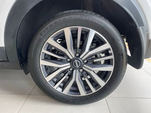 Certified 2024 Nissan Kicks SV FWD image 17
