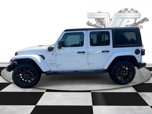 Used 2023 Jeep Wrangler Unlimited Sahara w/ Cold Weather Group AWD/4WD image 4