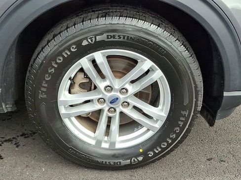 Certified 2022 Ford Explorer XLT w/ Class IV Trailer Tow Package image 10