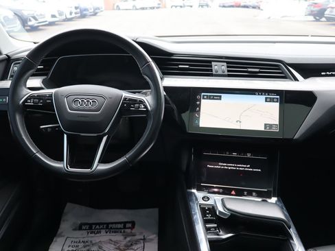 Used 2022 Audi e-tron Premium Plus w/ Premium Plus Package image 12