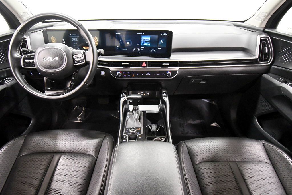 Certified 2024 Kia Sorento S AWD/4WD image 3