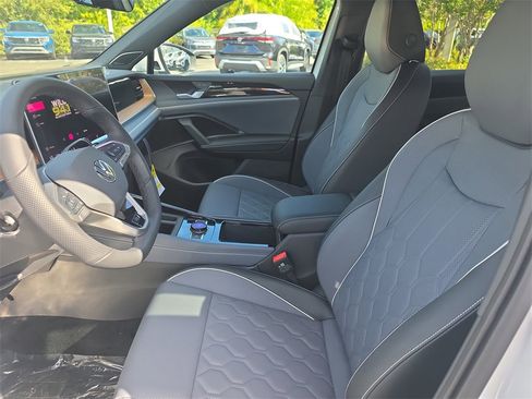 New 2026 Volkswagen Tiguan SEL R-Line image 15