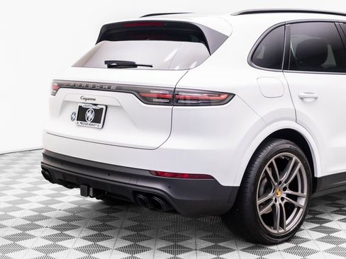 Used 2022 Porsche Cayenne Platinum Edition AWD/4WD image 34