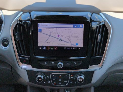 Used 2020 Chevrolet Traverse LT w/ LT Premium Package FWD image 18