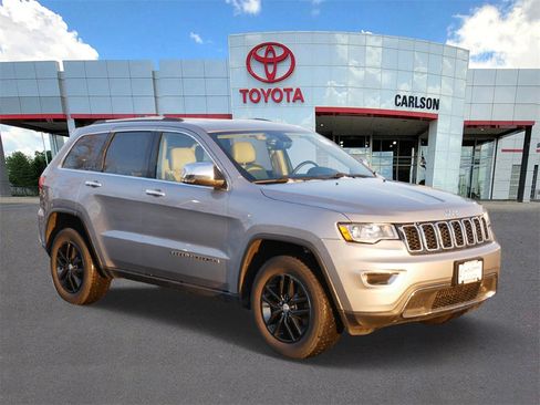 Used 2017 Jeep Grand Cherokee Limited w/ Trailer Tow Group IV image 2