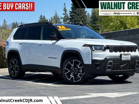 Used 2026 Jeep Cherokee Overland w/ Trailer Tow Group AWD/4WD image 1