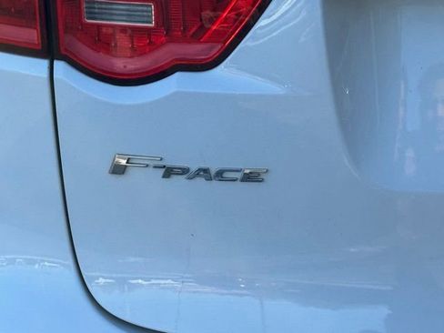 Used 2019 Jaguar F-PACE Prestige image 7