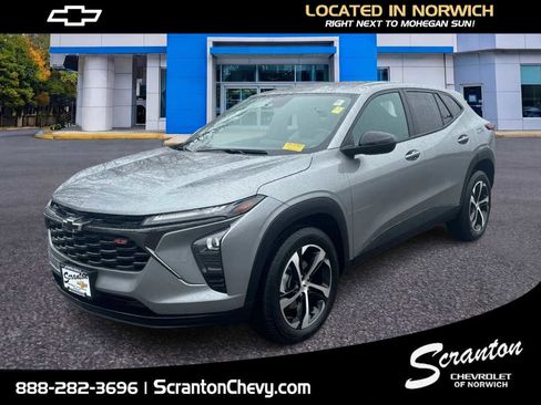 Certified 2024 Chevrolet Trax RS w/ Driver Confidence Package image 1