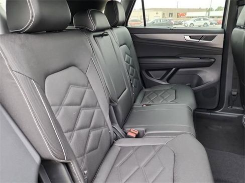 New 2026 Volkswagen Atlas Cross Sport SE image 17
