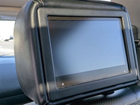 Used 2017 Nissan Pathfinder Platinum w/ Family Entertainment Package image 20