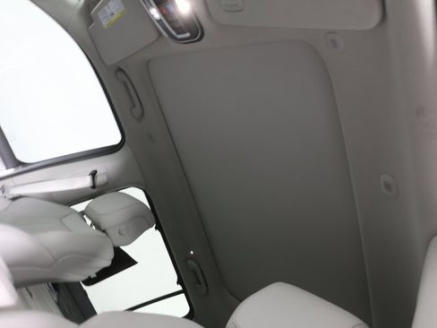 New 2024 Jeep Wagoneer L Series III w/ Premium Group I image 15