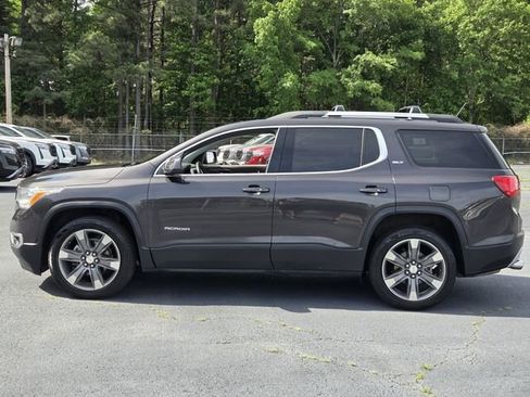 Used 2017 GMC Acadia SLT FWD image 2
