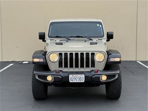 Used 2020 Jeep Gladiator Rubicon w/ Trailer Tow Package image 3
