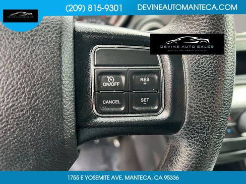 Used 2019 Dodge Journey SE image 18