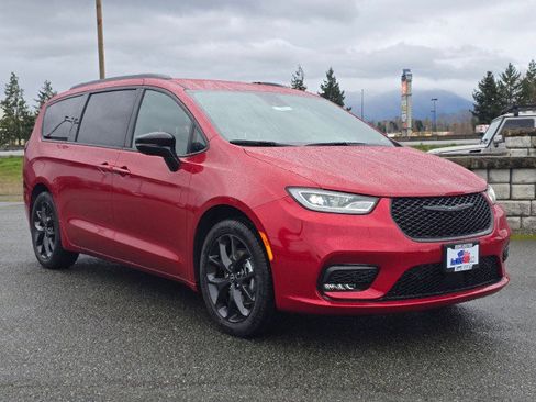 New 2026 Chrysler Pacifica Select w/ S Appearance Package image 1