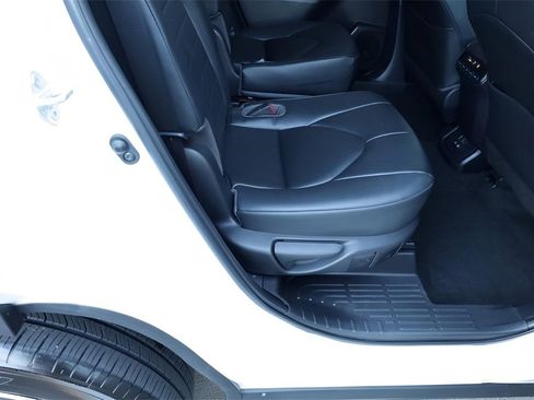 Certified 2023 Toyota Highlander XLE image 18