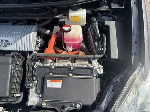 Used 2015 Toyota Prius Two image 28