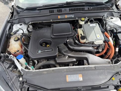 Used 2017 Ford Fusion SE image 26