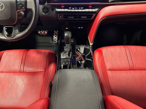 Used 2025 Toyota Camry XSE image 40