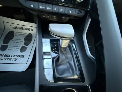 Used 2022 Hyundai Elantra SEL w/ Convenience Package image 19