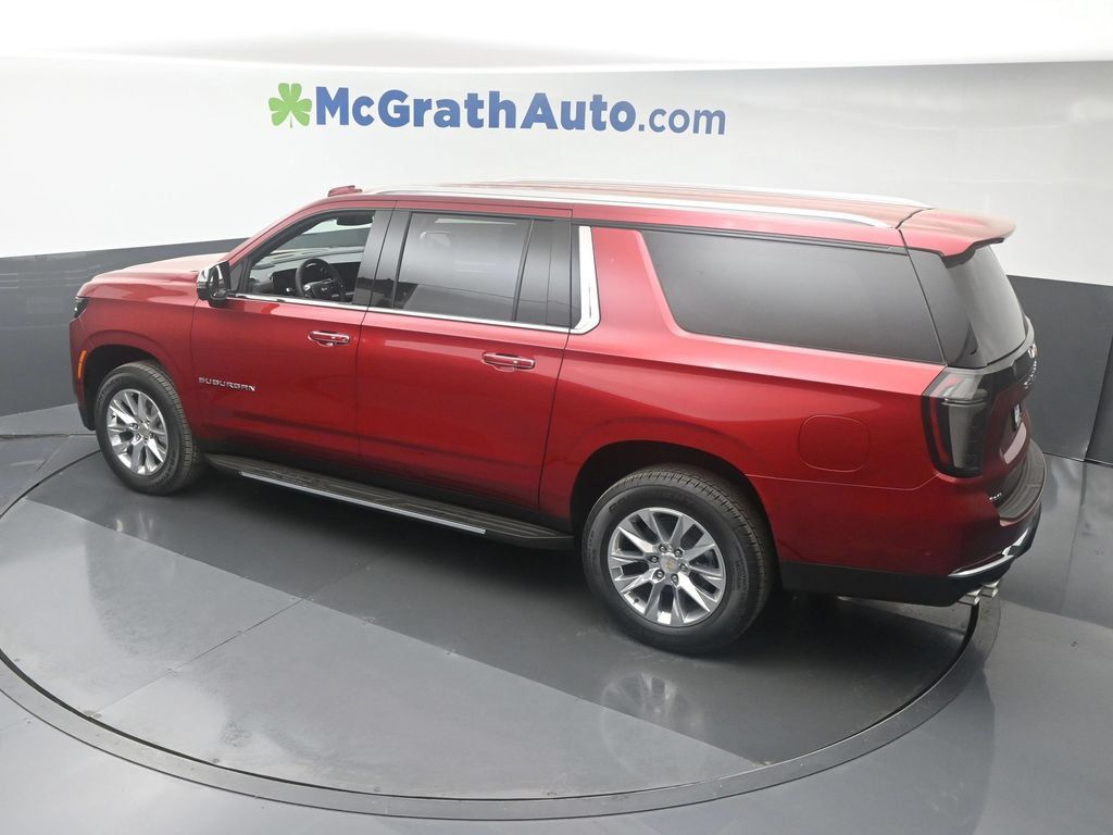 Used 2025 Chevrolet Suburban Premier AWD/4WD image 32