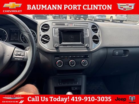 Used 2016 Volkswagen Tiguan S AWD/4WD image 18
