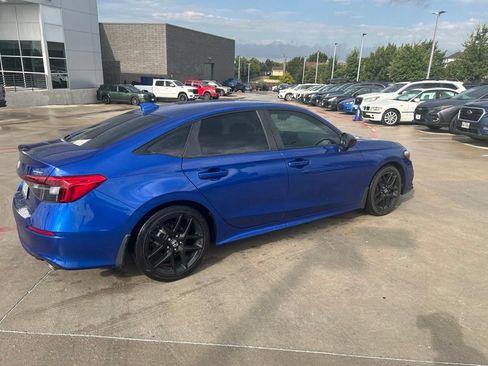 Used 2024 Honda Civic Sport image 3