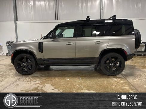 Used 2024 Land Rover Defender 110 X-Dynamic SE image 2