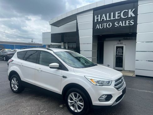 Used 2017 Ford Escape SE w/ Equipment Group 201A AWD/4WD image 7