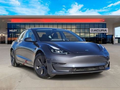 Used 2023 Tesla Model 3 Standard Range image 1