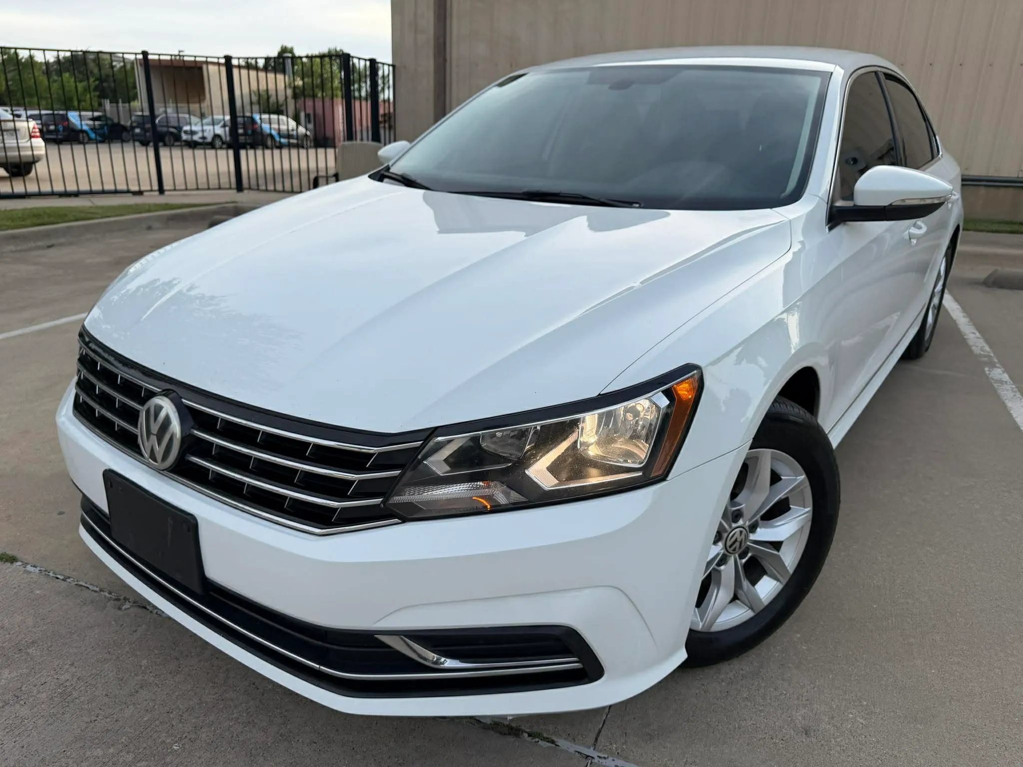 Used 2017 Volkswagen Passat 1.8T S FWD image 1