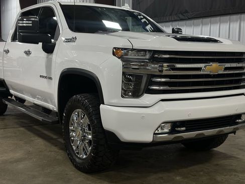 Used 2020 Chevrolet Silverado 2500 High Country w/ Z71 Off-Road Package image 27