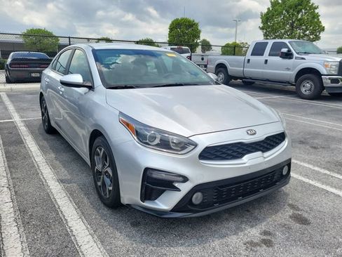 Used 2019 Kia Forte LXS FWD image 3