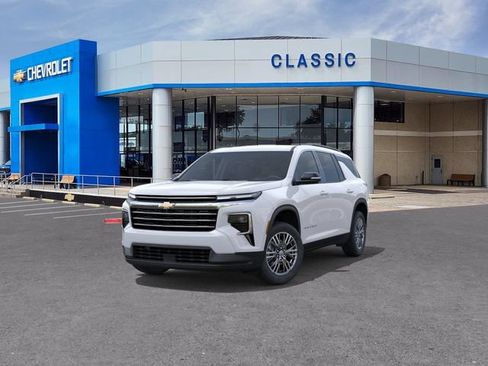 New 2027 Chevrolet Traverse LT w/ Driver Confidence Package FWD image 8