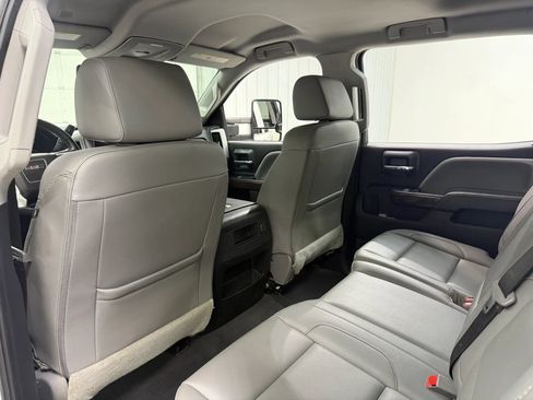 Used 2019 GMC Sierra 2500 SLT w/ Duramax Plus Package AWD/4WD image 16
