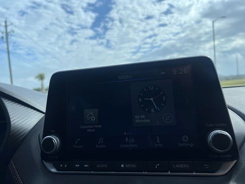 Used 2024 Nissan Sentra SR w/ SR Premium Package image 21