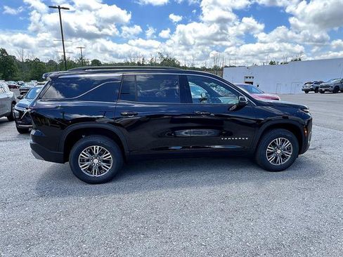 New 2026 Chevrolet Traverse LT w/ LPO, Floor Liner Package FWD image 7