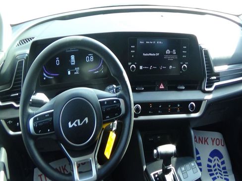 Used 2025 Kia Sportage LX AWD/4WD image 14