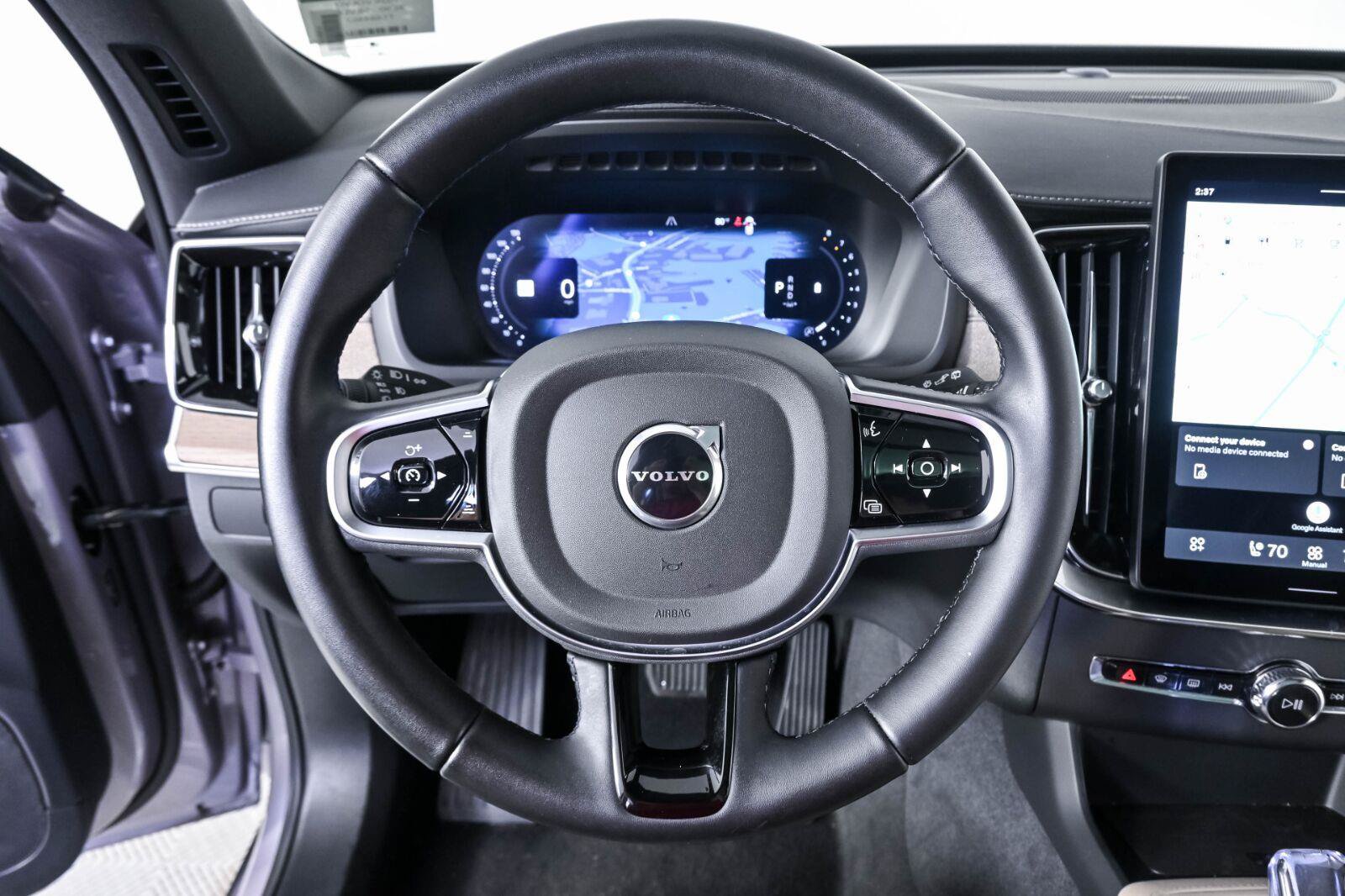 Certified 2026 Volvo XC90 B6 Plus AWD/4WD image 9