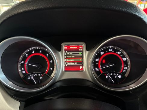 Used 2018 Dodge Journey SE w/ Popular Equipment Group FWD image 4