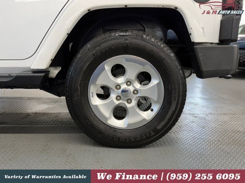 Used 2015 Jeep Wrangler Unlimited Sahara w/ Dual Top Group AWD/4WD image 13