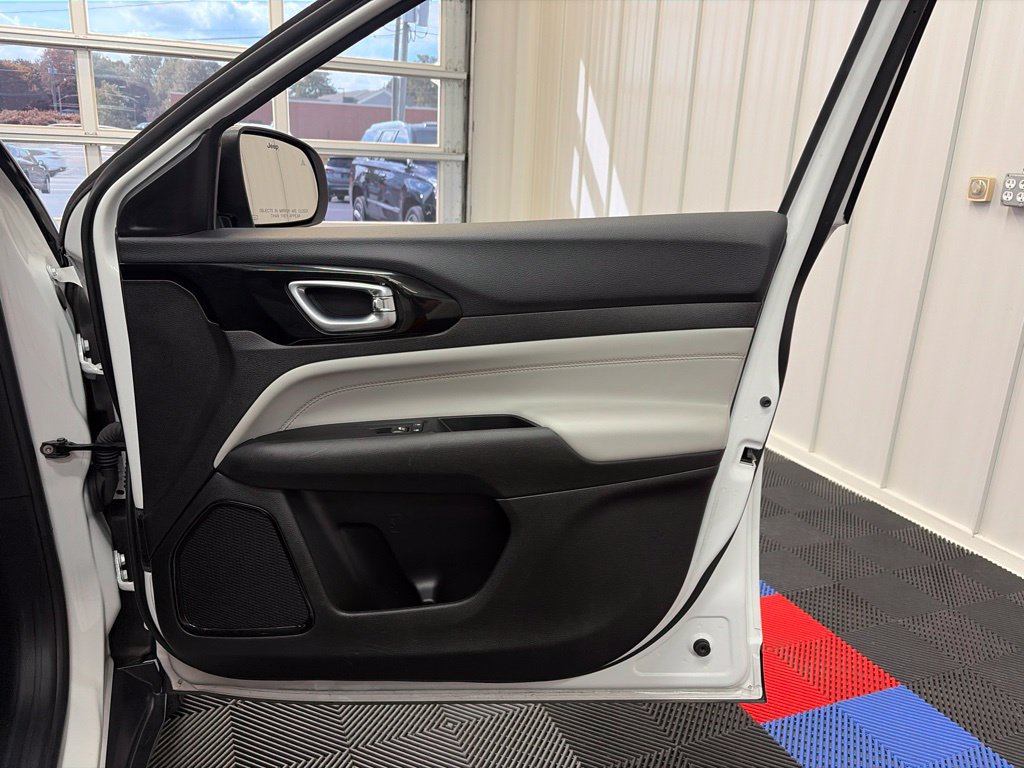 Used 2024 Jeep Compass Limited AWD/4WD image 20