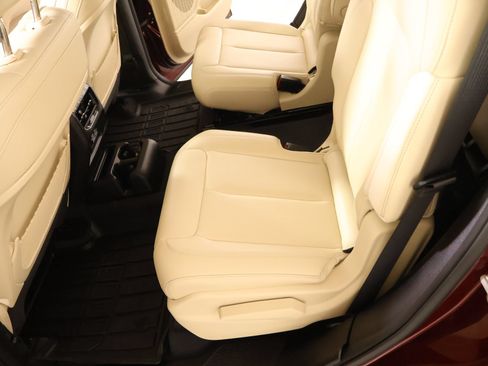 Used 2023 Jeep Grand Cherokee L Limited RWD image 13