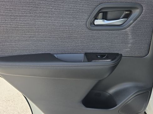 Used 2023 Nissan Rogue SV image 13