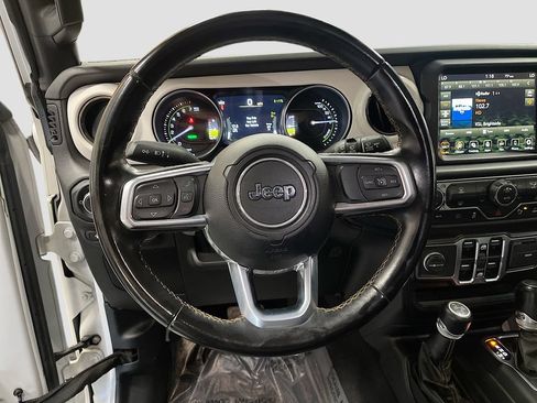 Used 2021 Jeep Wrangler Unlimited Sahara AWD/4WD image 11