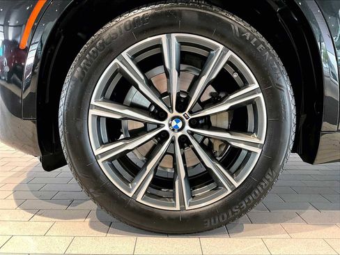 Used 2021 BMW X5 xDrive40i w/ M Sport Package image 14