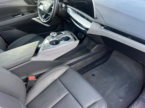 Certified 2025 Cadillac Optiq Sport 2 AWD/4WD image 19