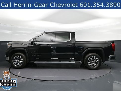Used 2023 GMC Sierra 1500 SLT w/ SLT Premium Package AWD/4WD image 4