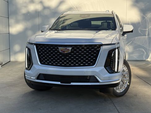 New 2026 Cadillac Escalade Luxury image 1